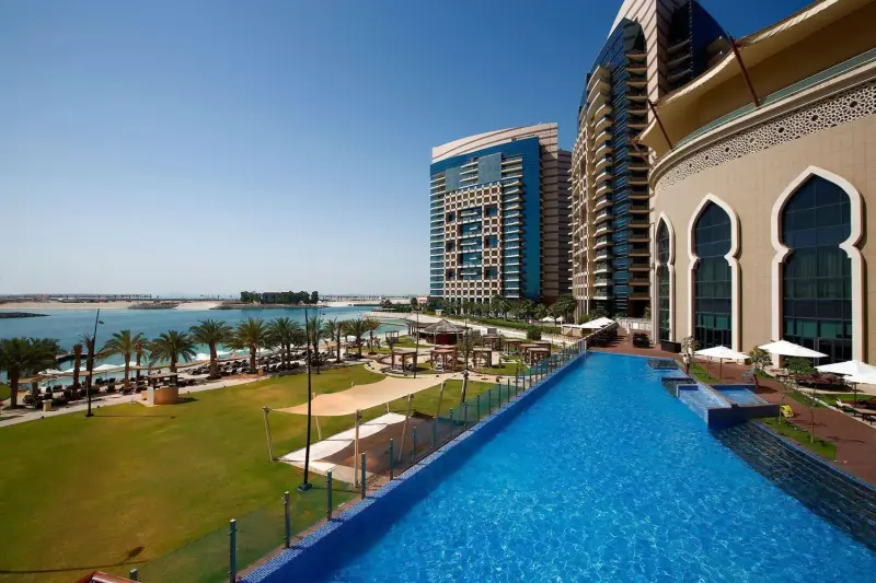 Bab Al Qasr Hotel